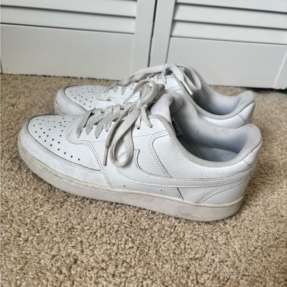 Nike White Low-Top Leather Sneakers - Picture 2 of 4